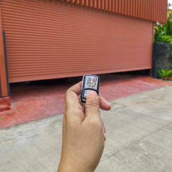 Garage Door being opened with electric remote