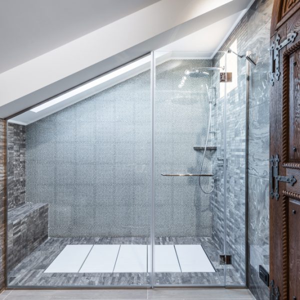 A unique loft diagonal glass shower