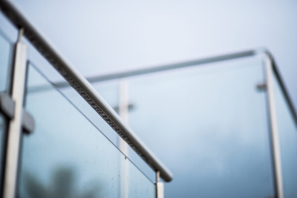 outdoor glass railing